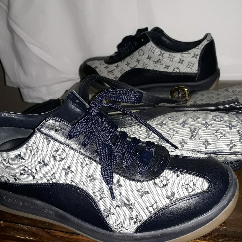 Louis Vuitton purse and tennis shoe - Picture 3 of 4